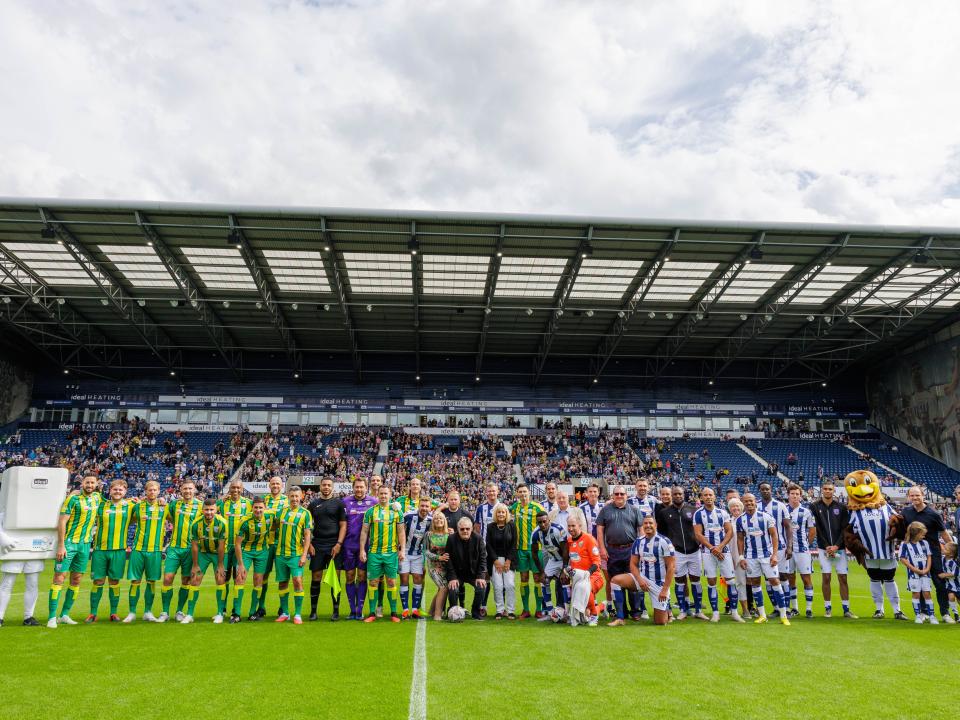 Clash of the Legends teams.