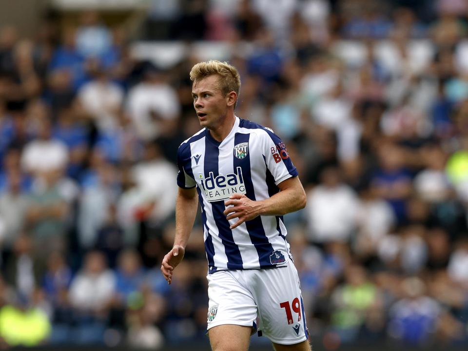 An image of Aune Heggebo playing for Albion