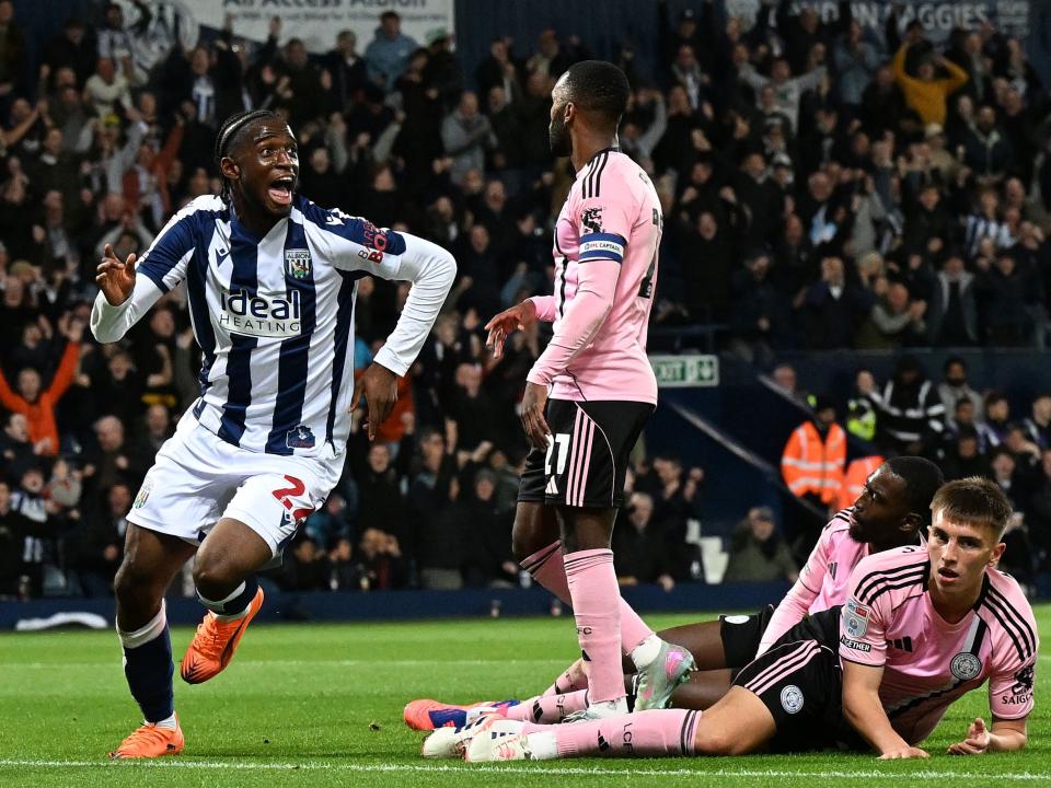 Samuel Iling-Junior celebrates scoring a goal for WBA vs Leicester 