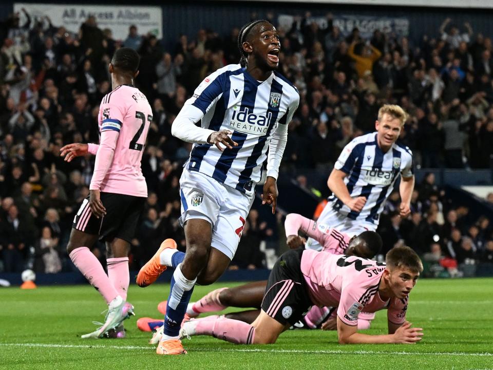 Samuel Iling-Junior celebrates scoring against Leicester 