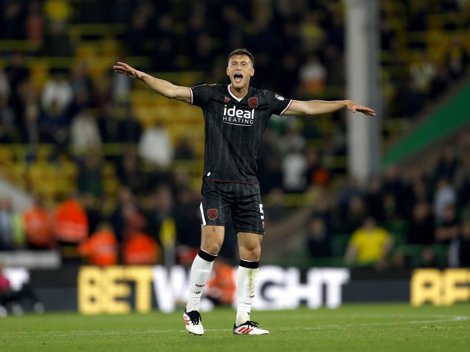 Krystian Bielik shouting during the game against Norwich 