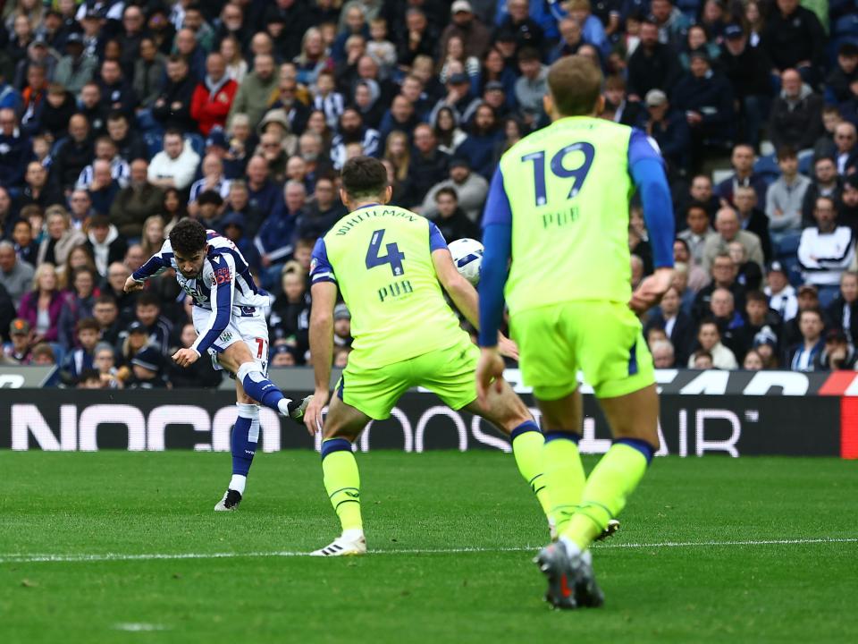 Mikey Johnston shooting and scoring against PNE 