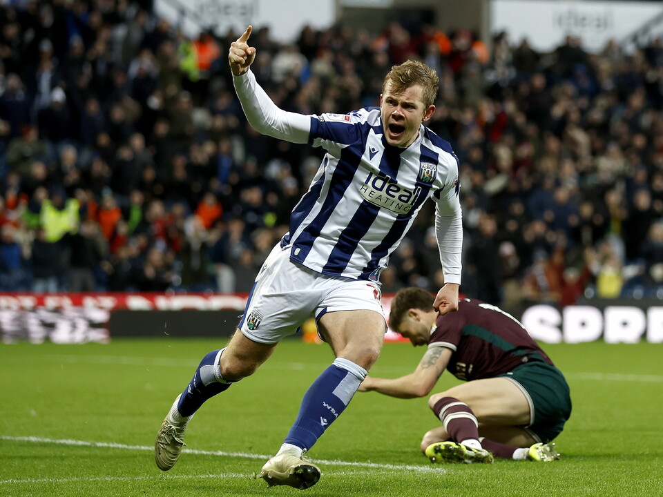 Aune Heggebø celebrates scoring against Swansea 