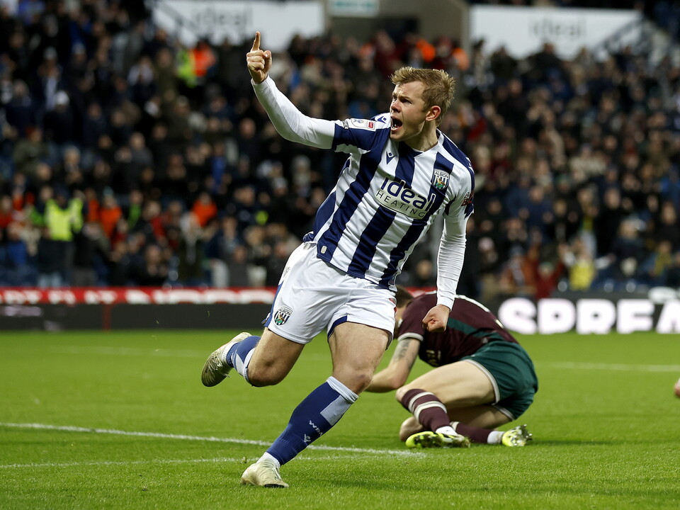 Aune Heggebø celebrates scoring against Swansea 