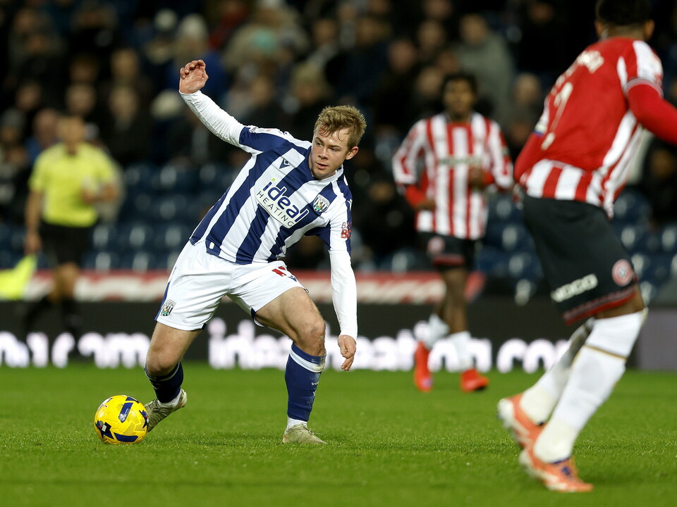 Aune Heggebø on the ball against Sheffield United 