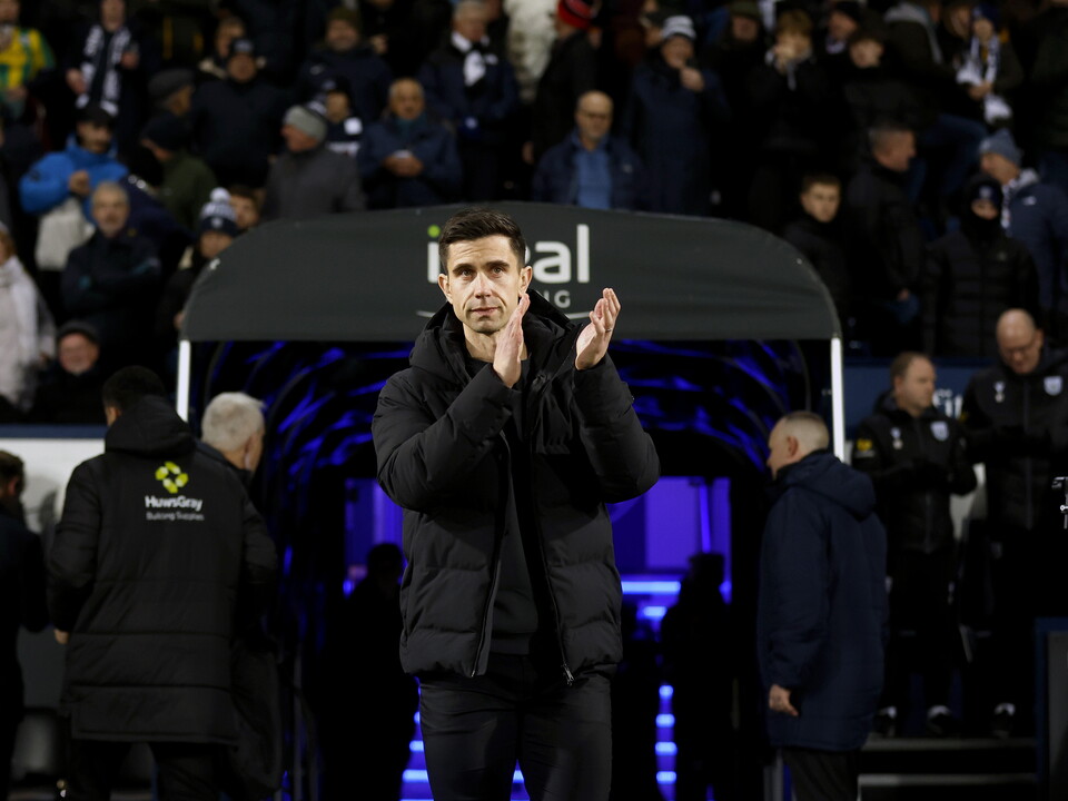 Eric Ramsay applauding WBA fans in front of the tunnel 