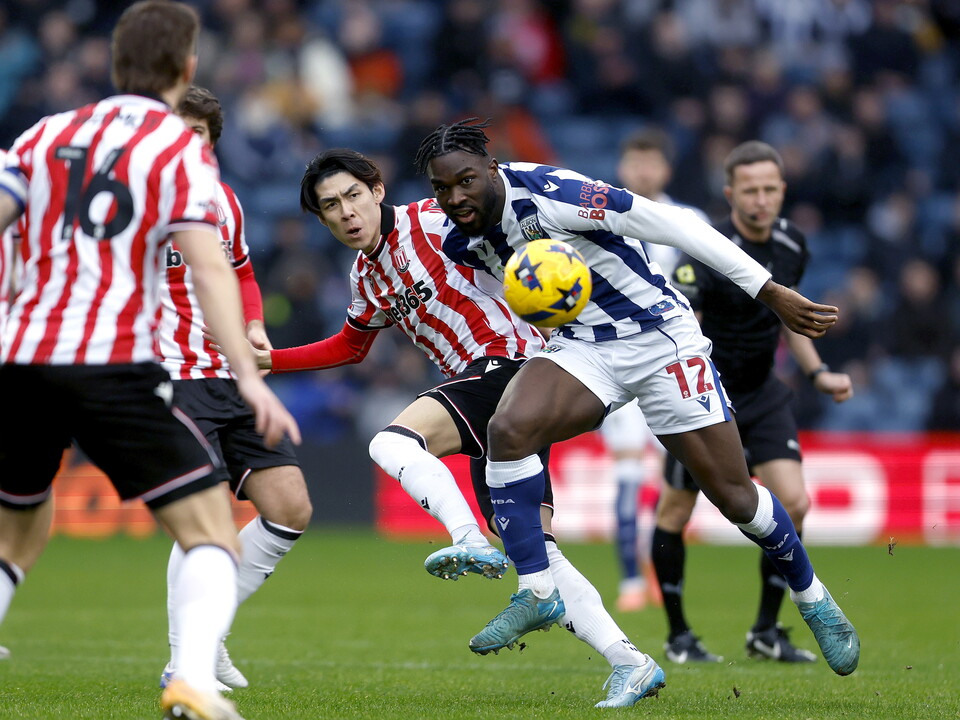 Daryl Dike in action against Stoke City 