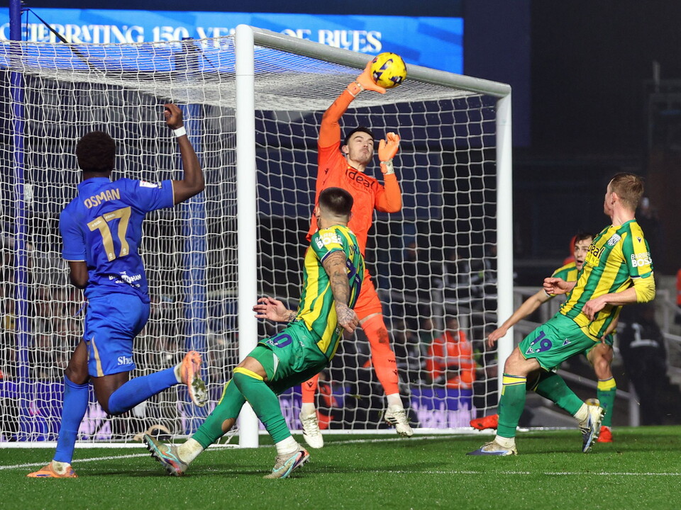 Max O'Leary making a save against Blues