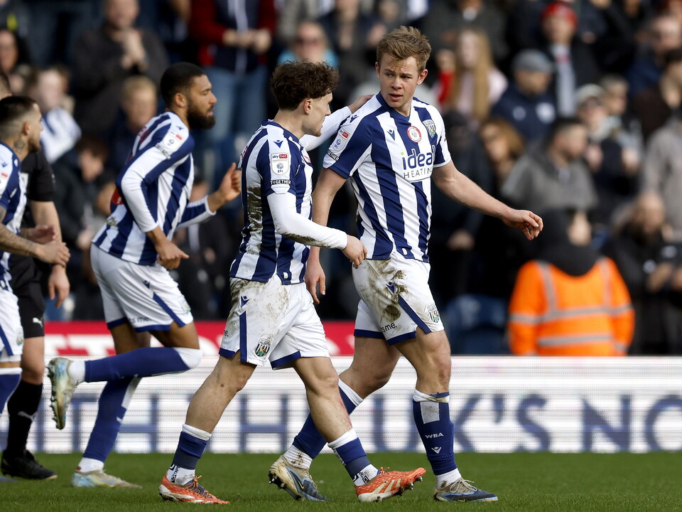 Aune Heggebø celebrates scoring against Hull with team-mates