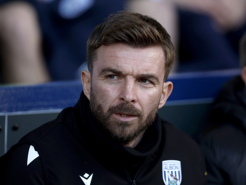 A close up of James Morrison's face 