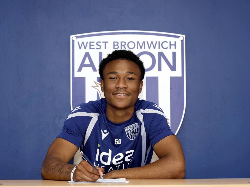 A photo of Albion youngster Jaiden Francis-Caesar signing pro terms