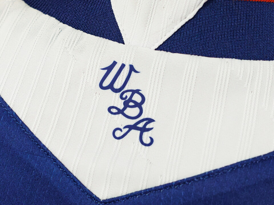An Albion shirt.