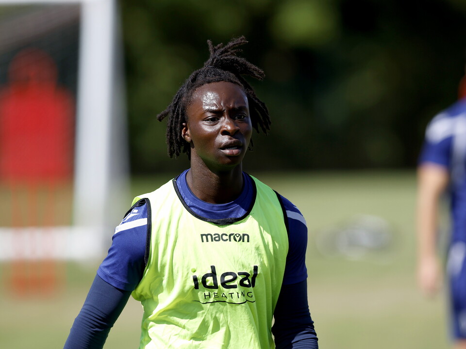 Umar Sankoh in a bib during a training session