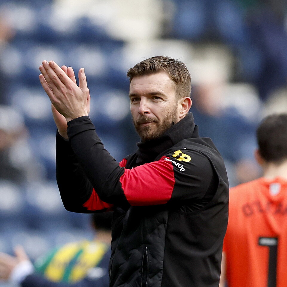 James Morrison applauding WBA fans 