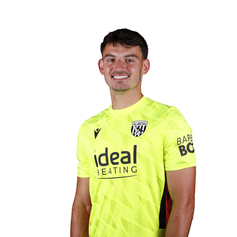 A 2026/27 headshot of Max O'Leary in the home kit