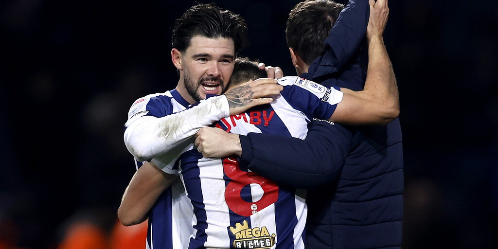 MATCH GALLERY | Incredible scenes at the Shrine as Albion beat Swansea ðļ | ...
