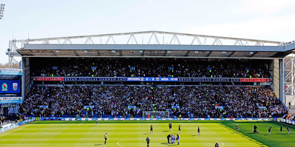 A bumper away end at Ewood Park 📸